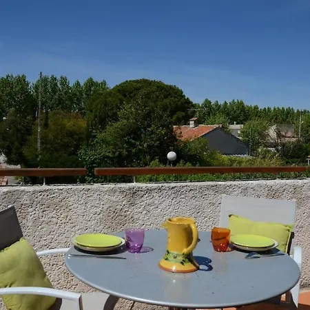 شقة 2 Pieces Avec Terrasse Dans Petite A 150m De La