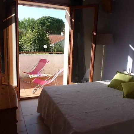 شقة 2 Pieces Avec Terrasse Dans Petite A 150m De La *